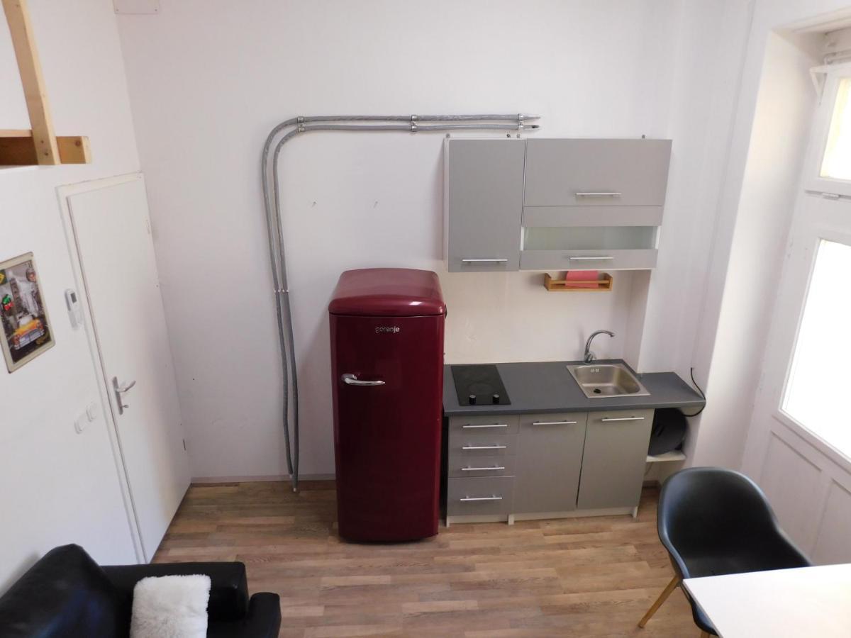Ledek Apartment ลูบลิยานา ภายนอก รูปภาพ