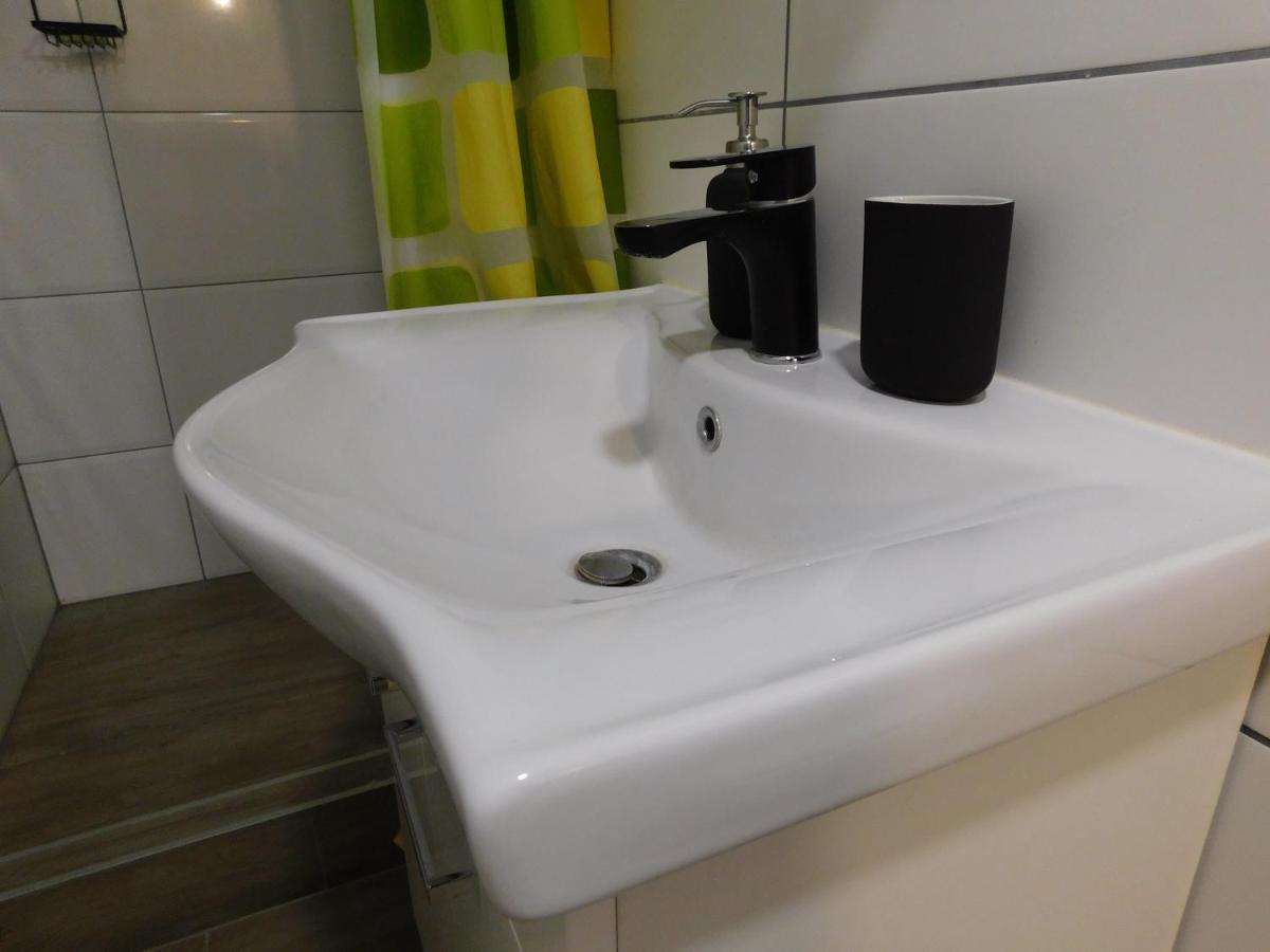 Ledek Apartment ลูบลิยานา ภายนอก รูปภาพ